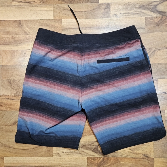 Travis Mathew Board Shorts Men’s Size 34 Striped Swim Trunks Drawstring - Picture 6 of 7